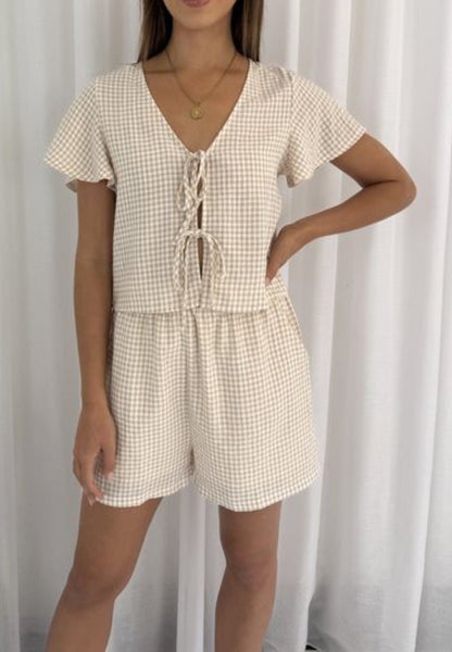 Gingham Shorts - Beige.