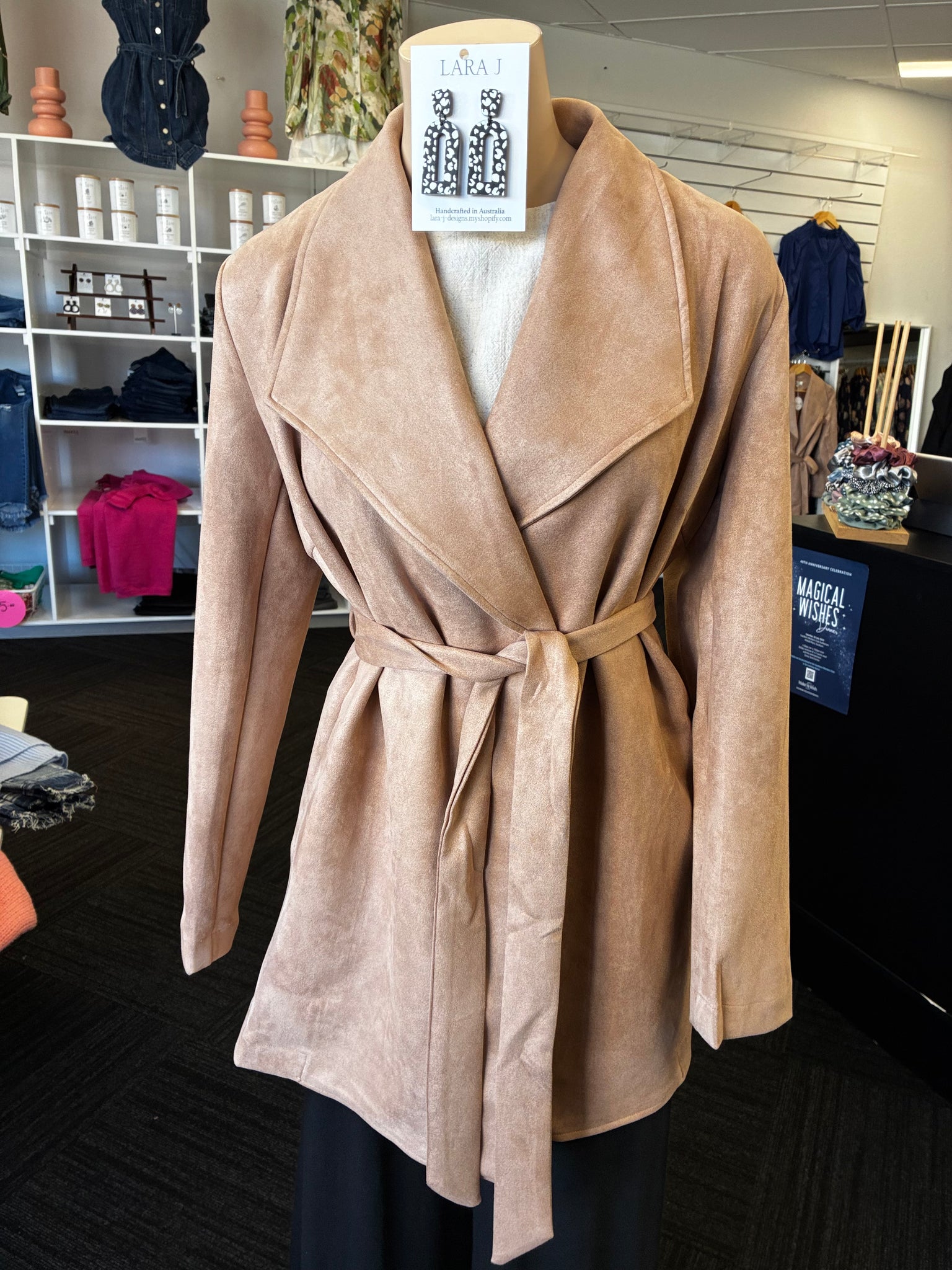 Blare Jacket - Tan.