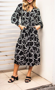 Anna Shirring Cuff Tier Midi Dress- Black.